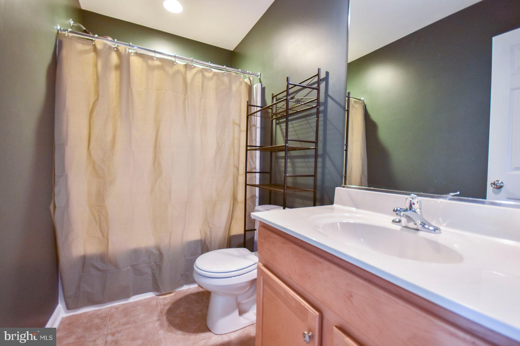 LAKELAND PLACE - Residential