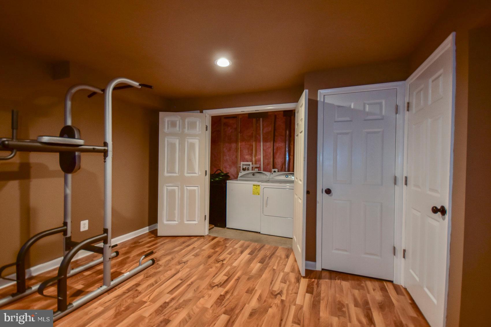 LAKELAND PLACE - Residential