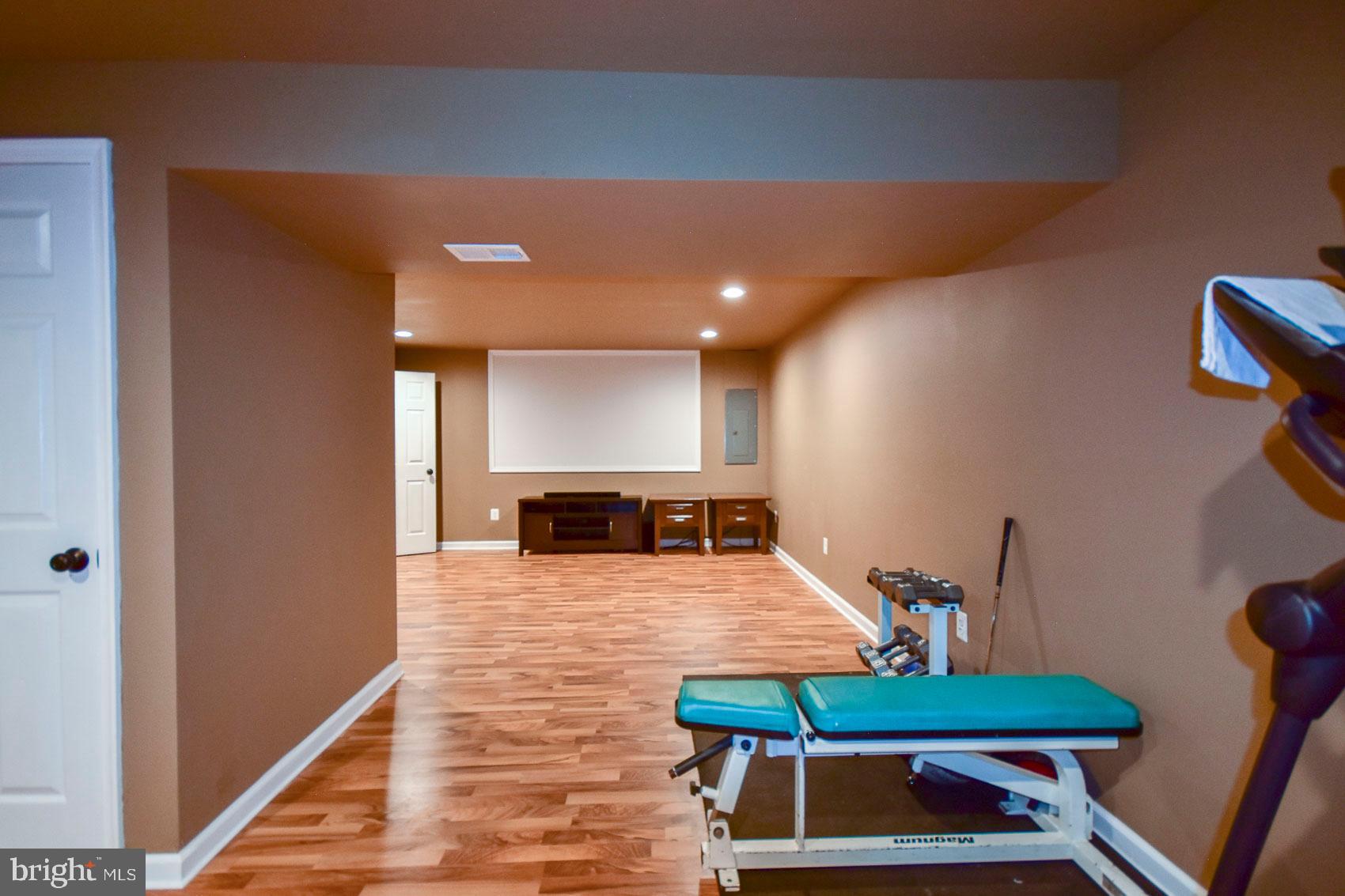 LAKELAND PLACE - Residential