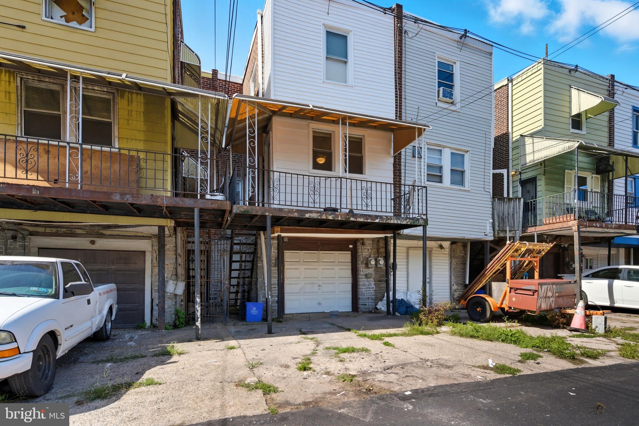 WEST OAK LANE - Residential