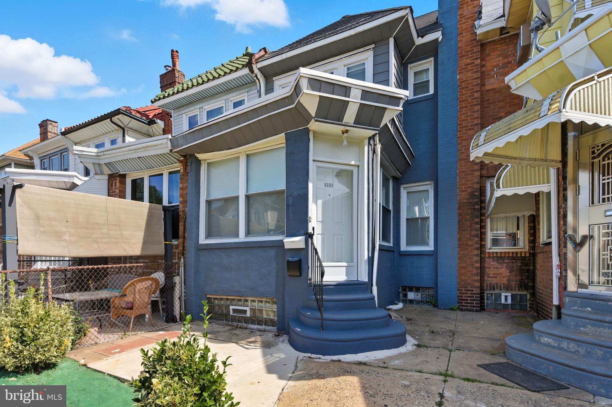 WEST OAK LANE - Residential