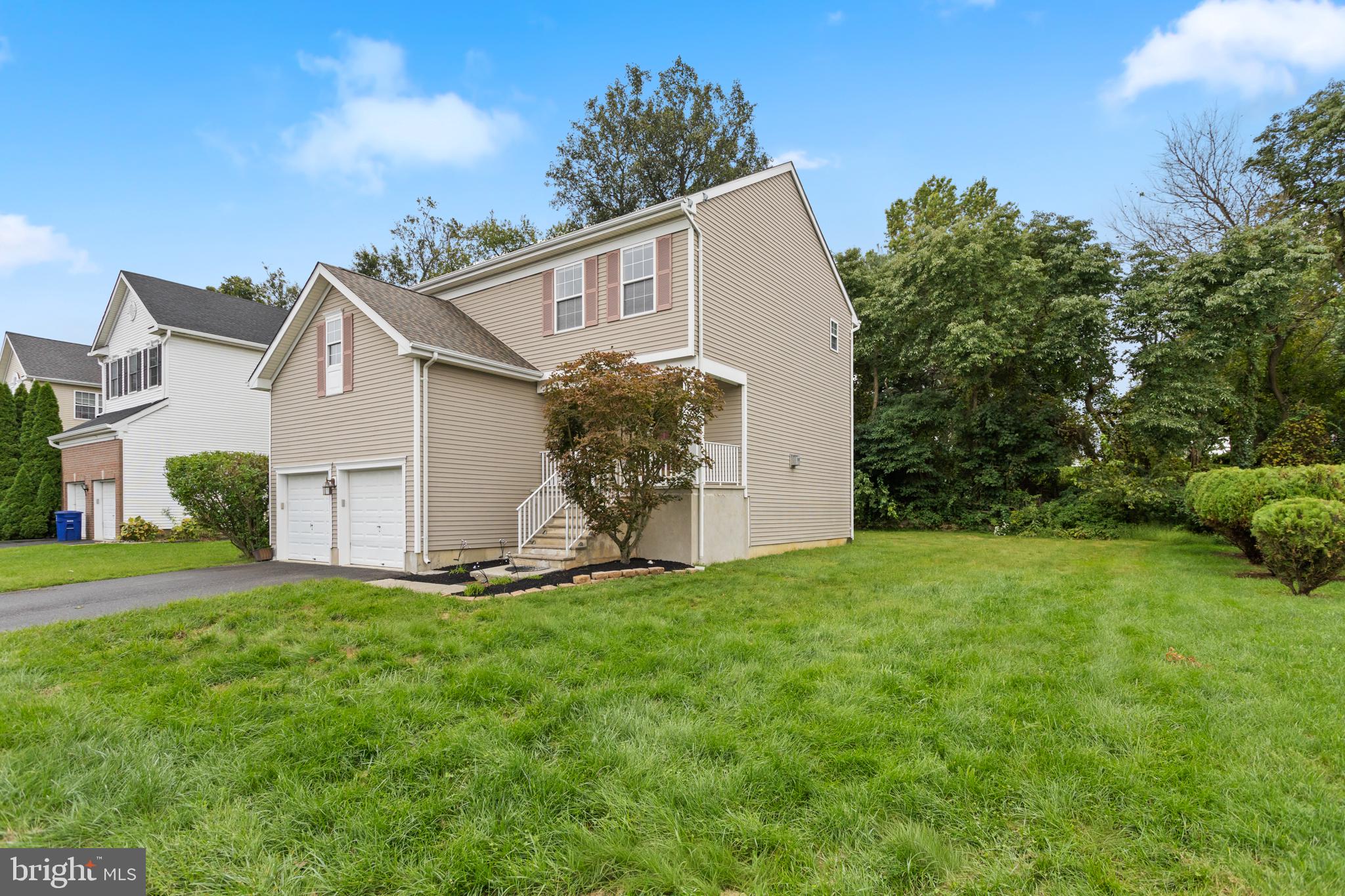 27 LINCOLN DRIVE