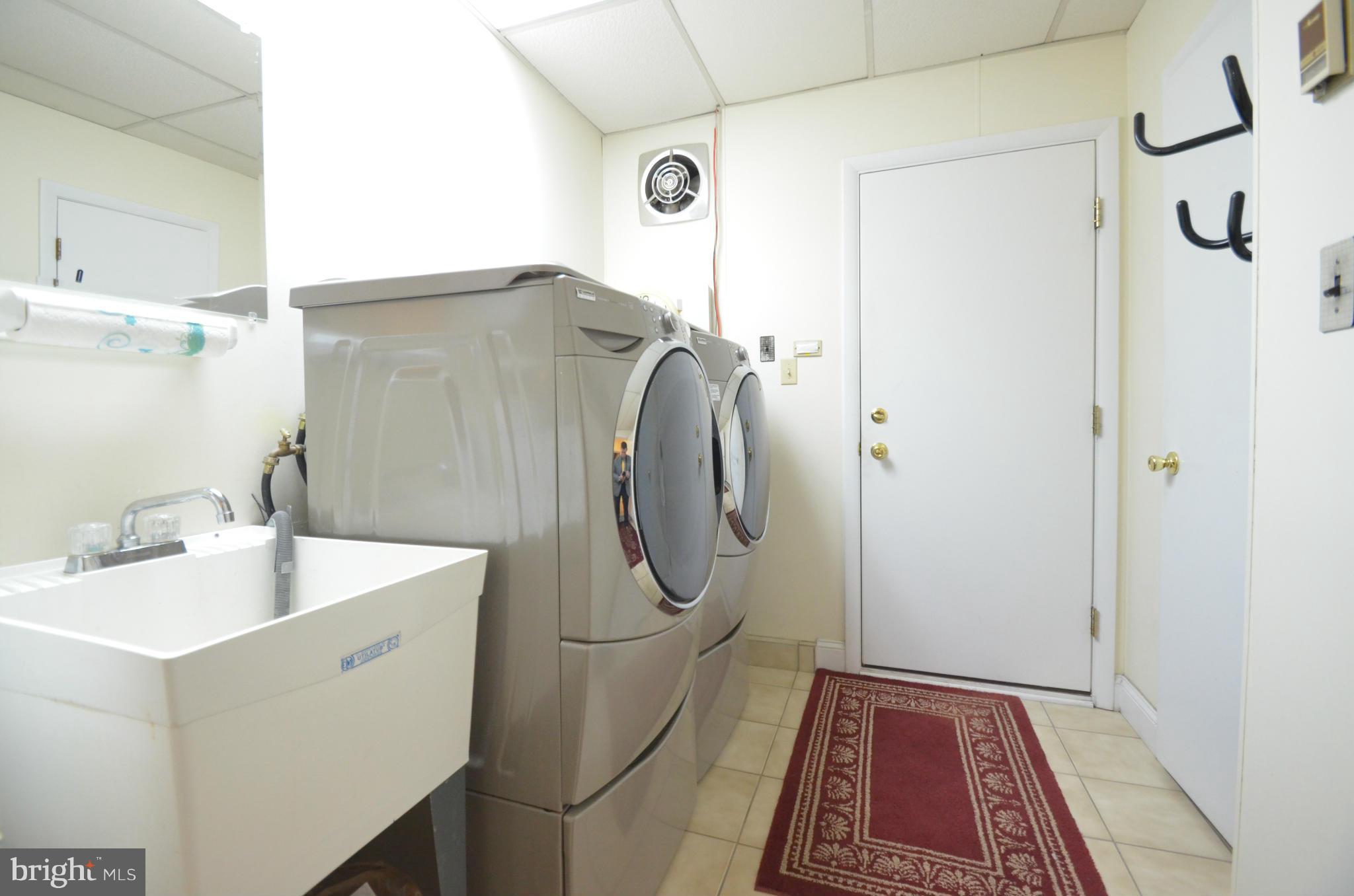 LONGMEADOW WEST - Residential