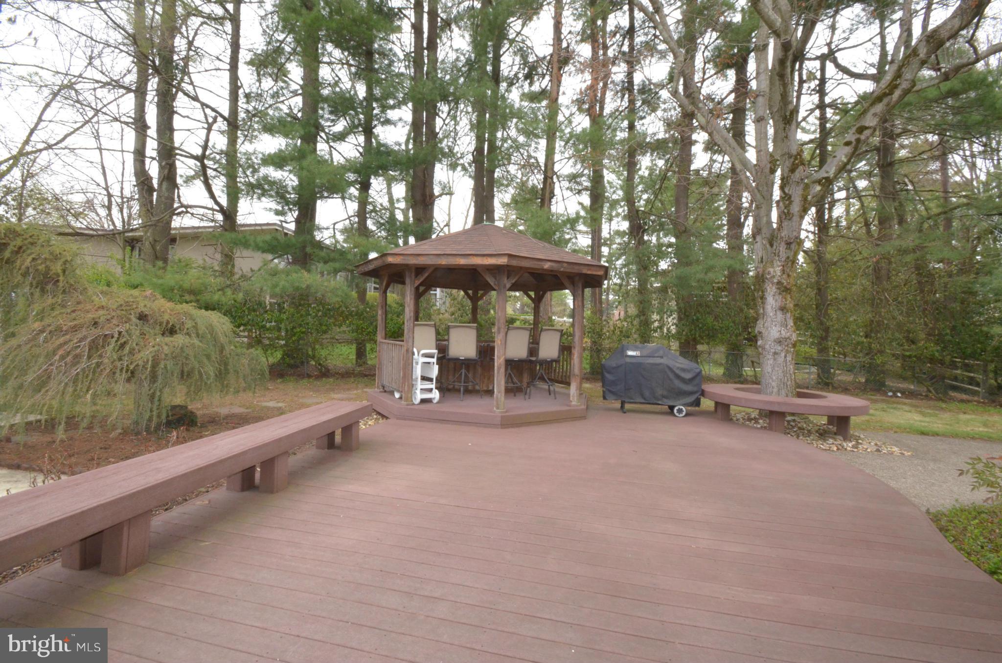 LONGMEADOW WEST - Residential