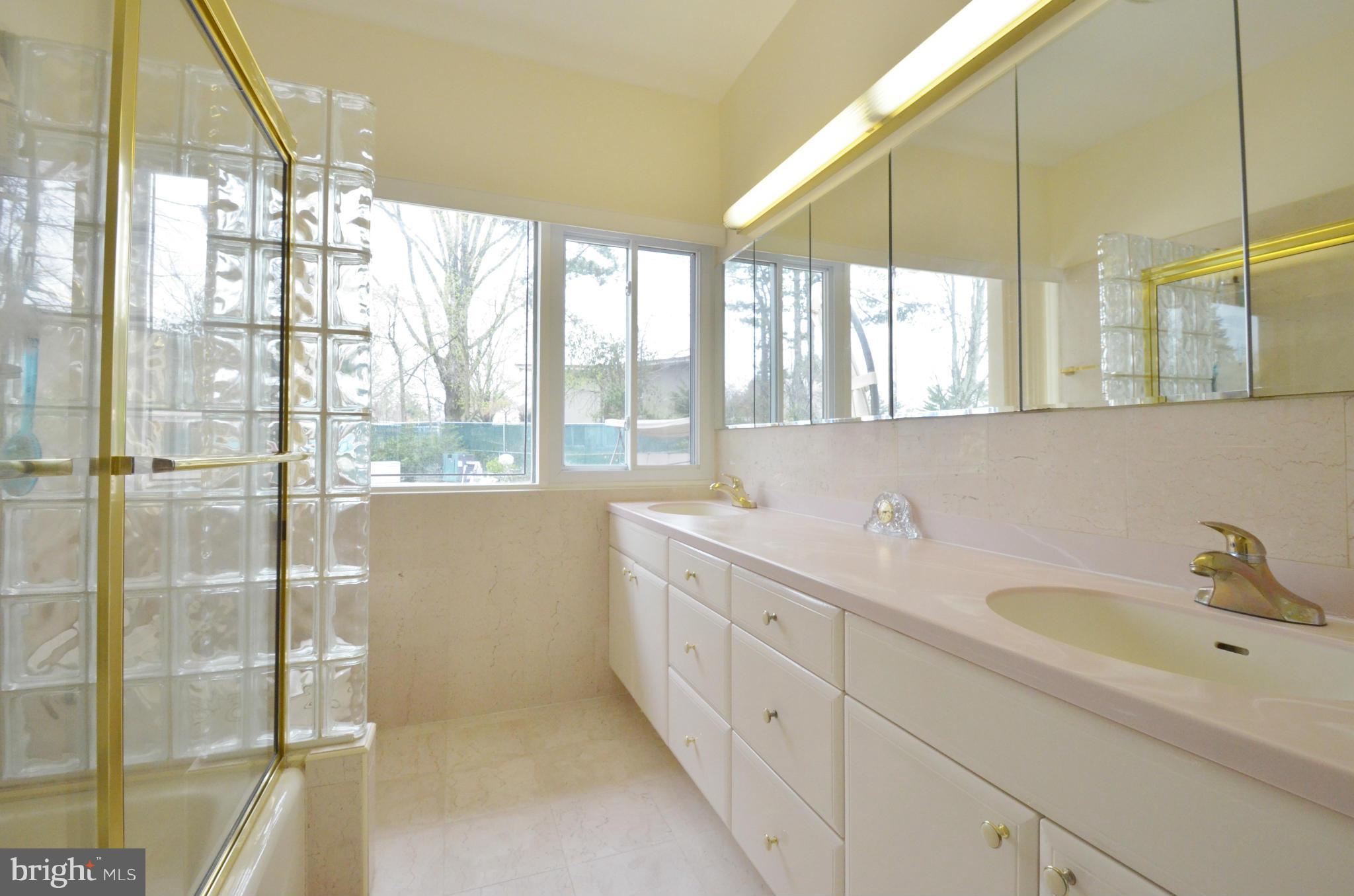 LONGMEADOW WEST - Residential