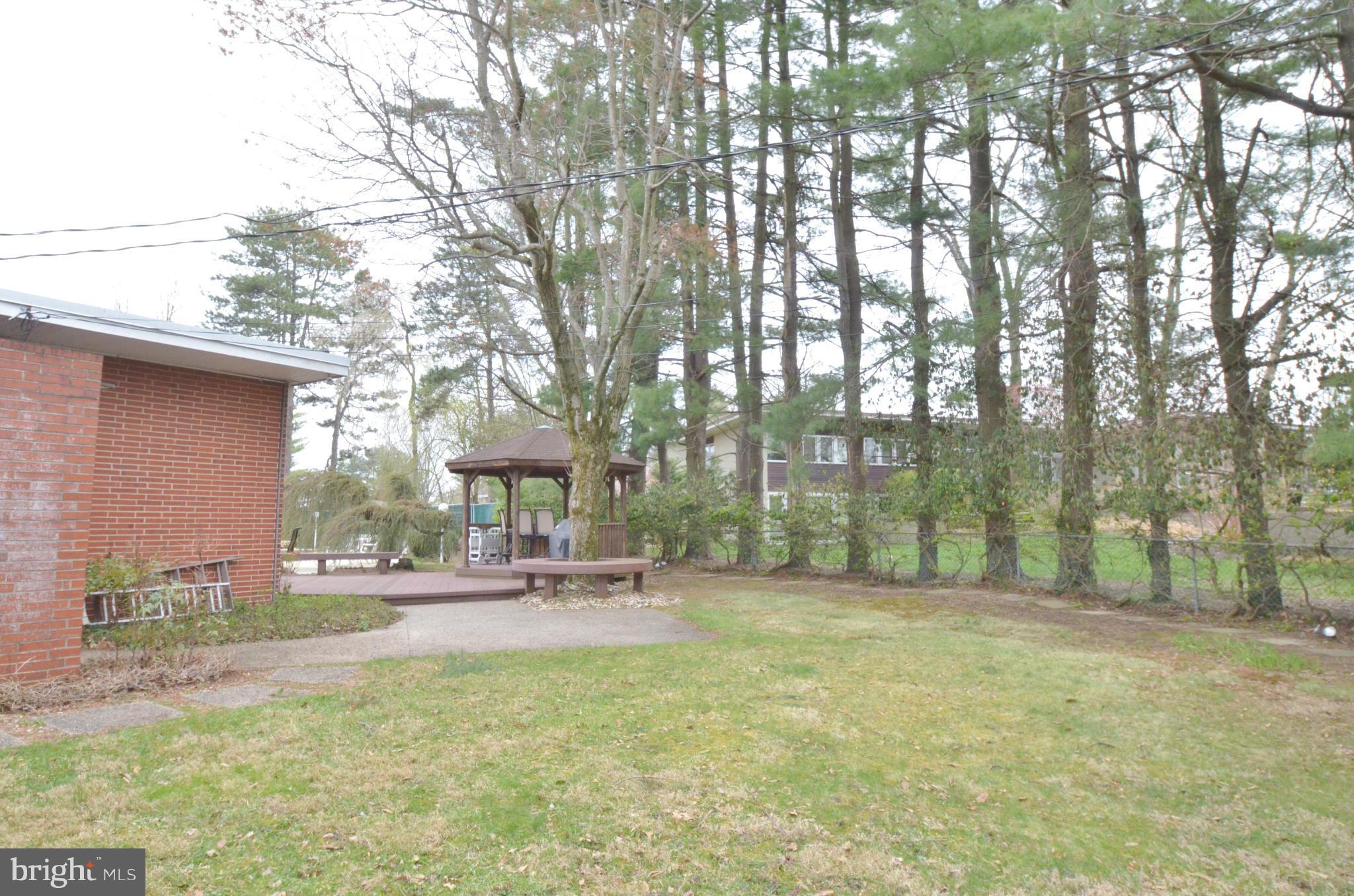 LONGMEADOW WEST - Residential