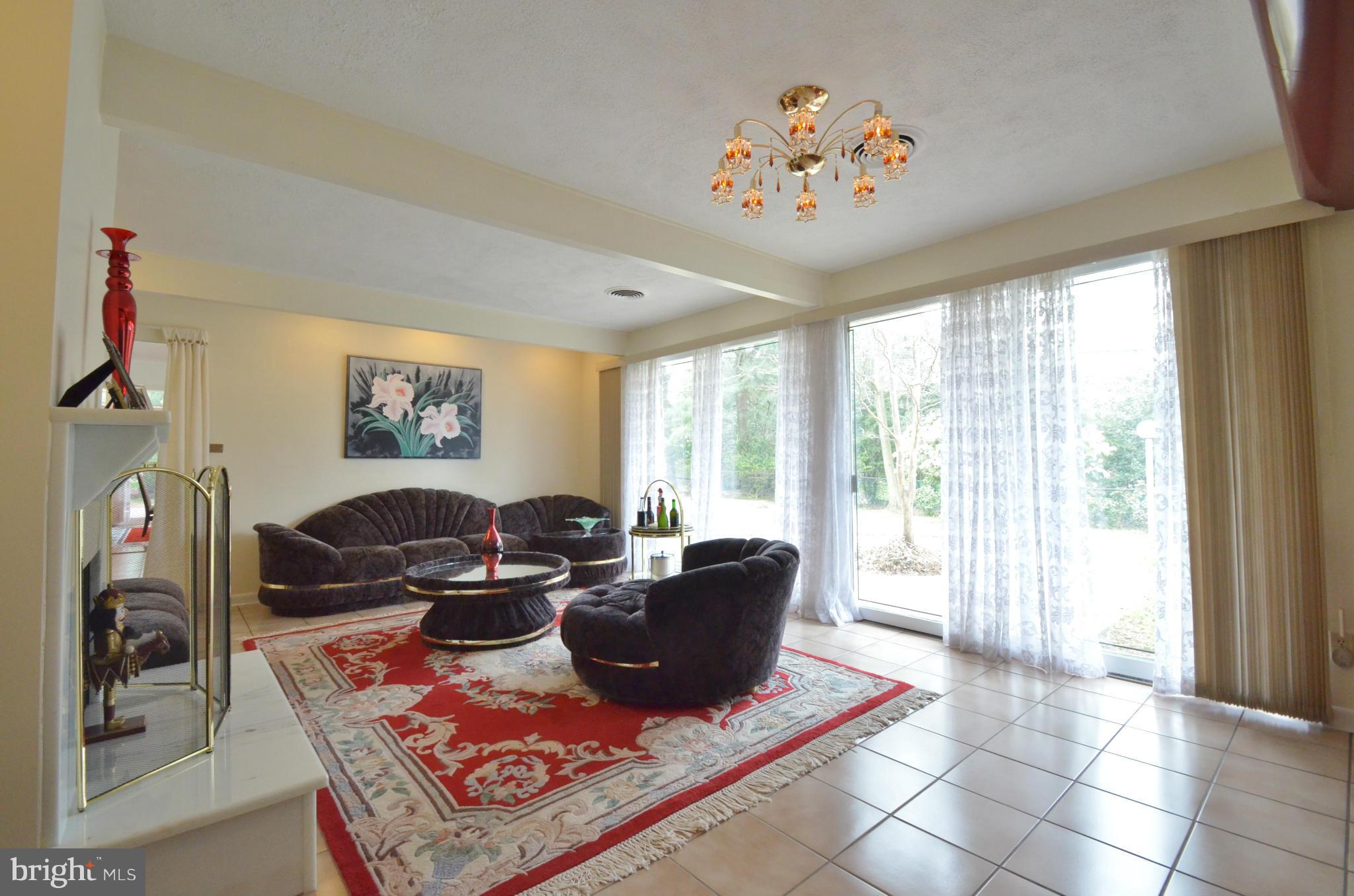 LONGMEADOW WEST - Residential