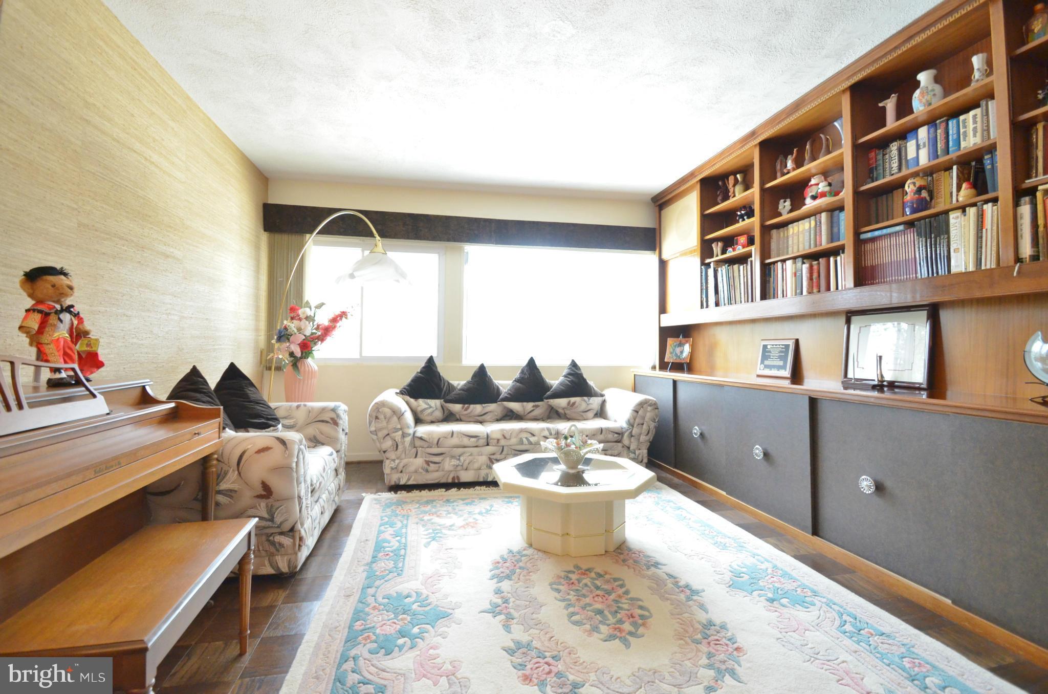 LONGMEADOW WEST - Residential