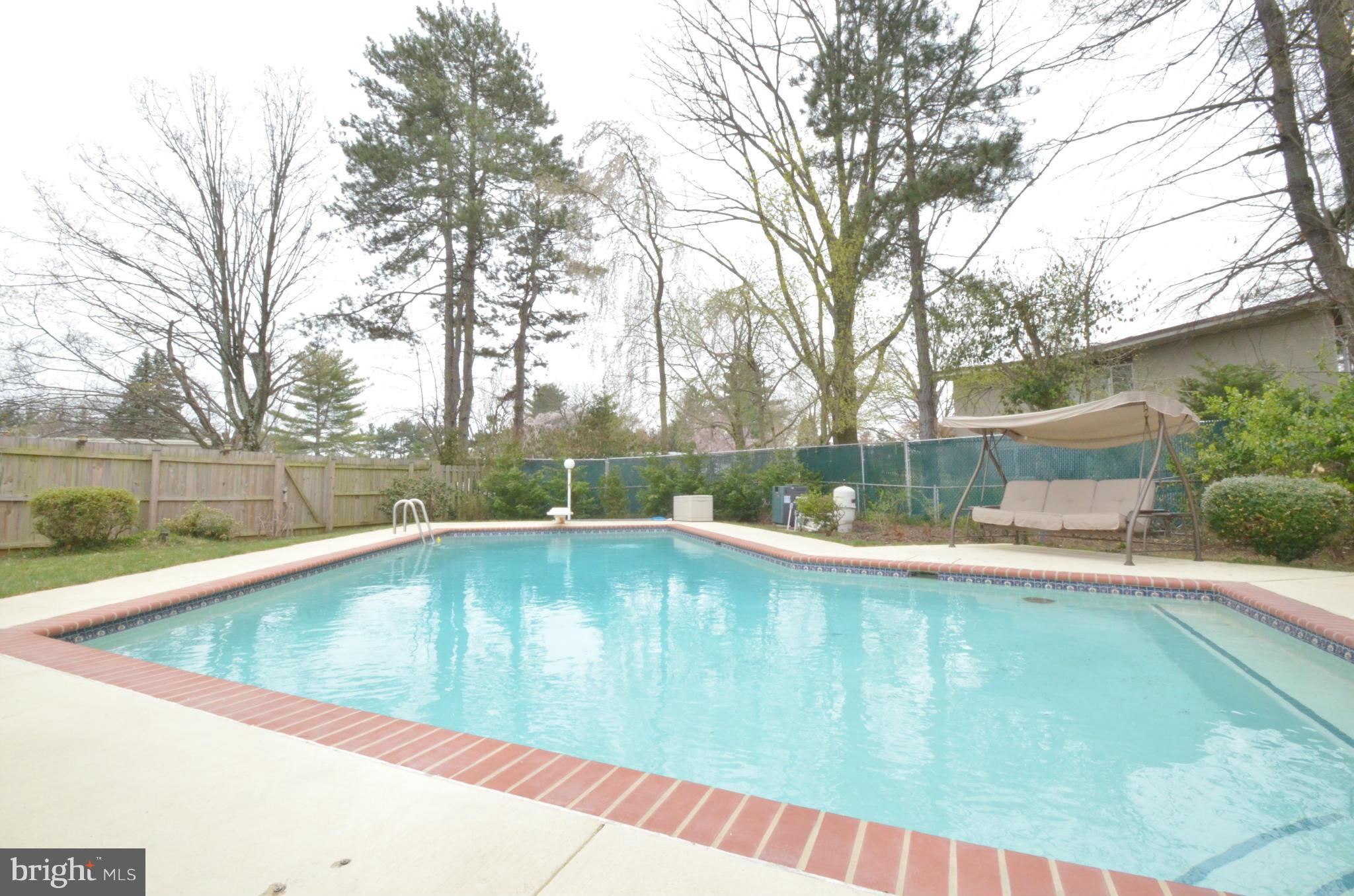 LONGMEADOW WEST - Residential