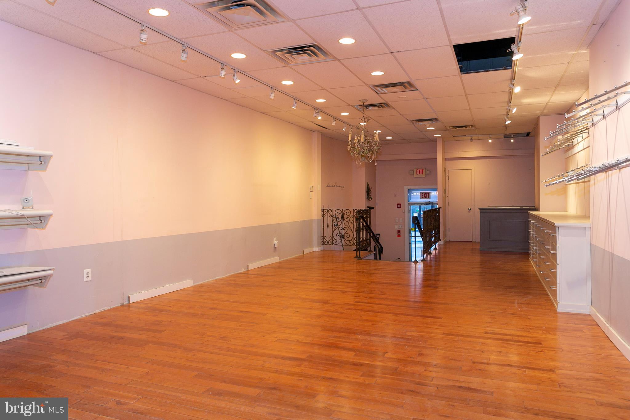 RITTENHOUSE SQUARE - Commercial Sale