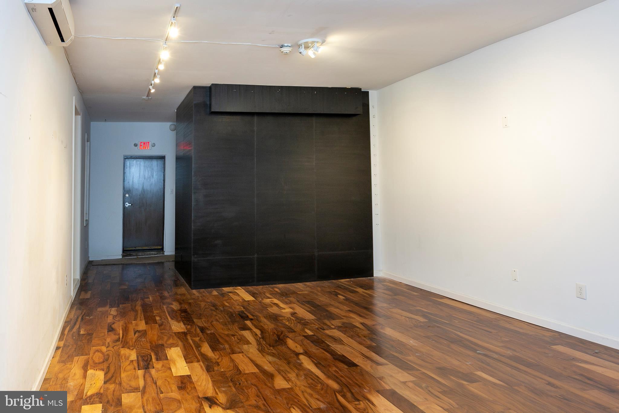 RITTENHOUSE SQUARE - Commercial Sale