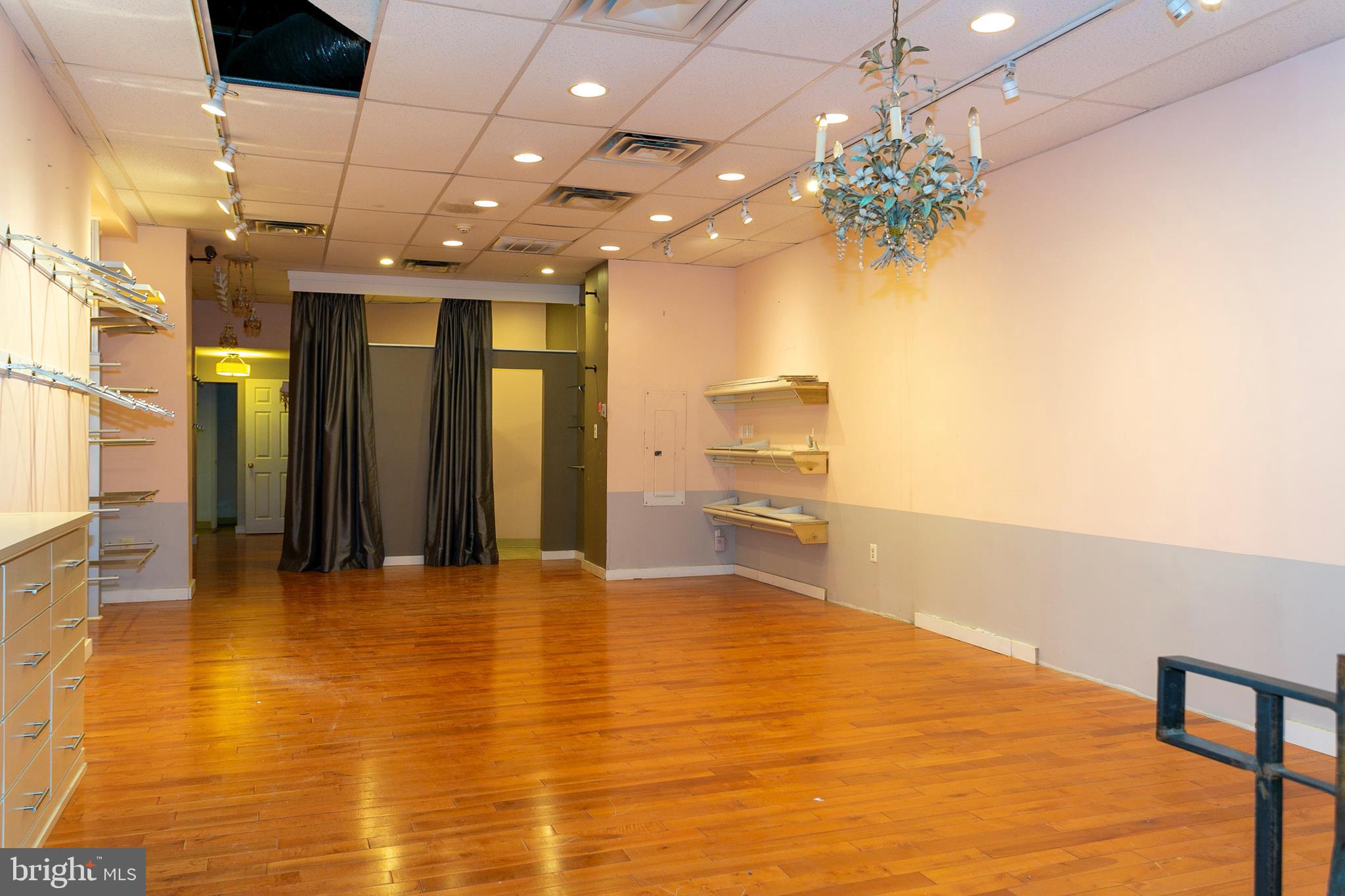RITTENHOUSE SQUARE - Commercial Sale