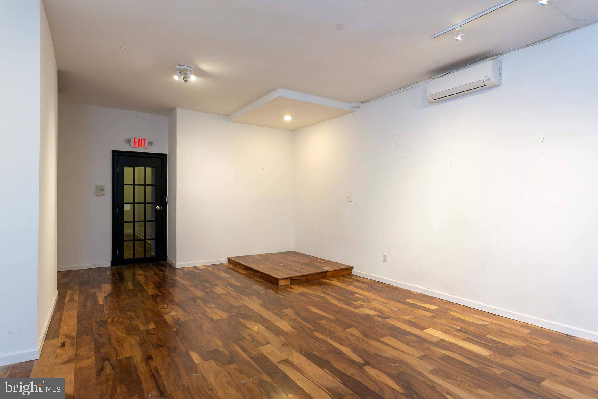 RITTENHOUSE SQUARE - Commercial Sale