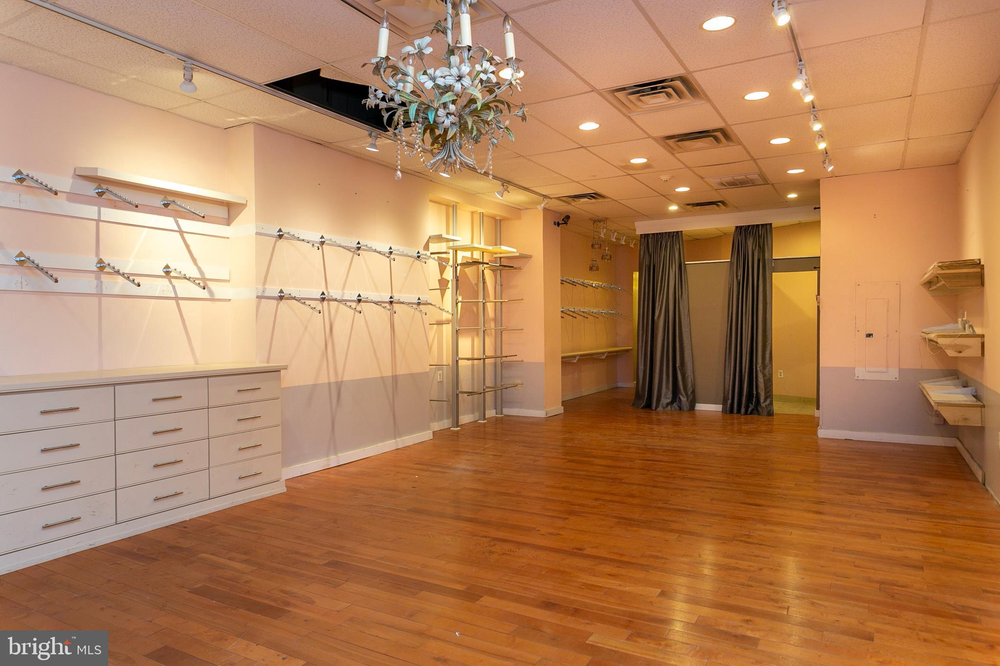 RITTENHOUSE SQUARE - Commercial Sale