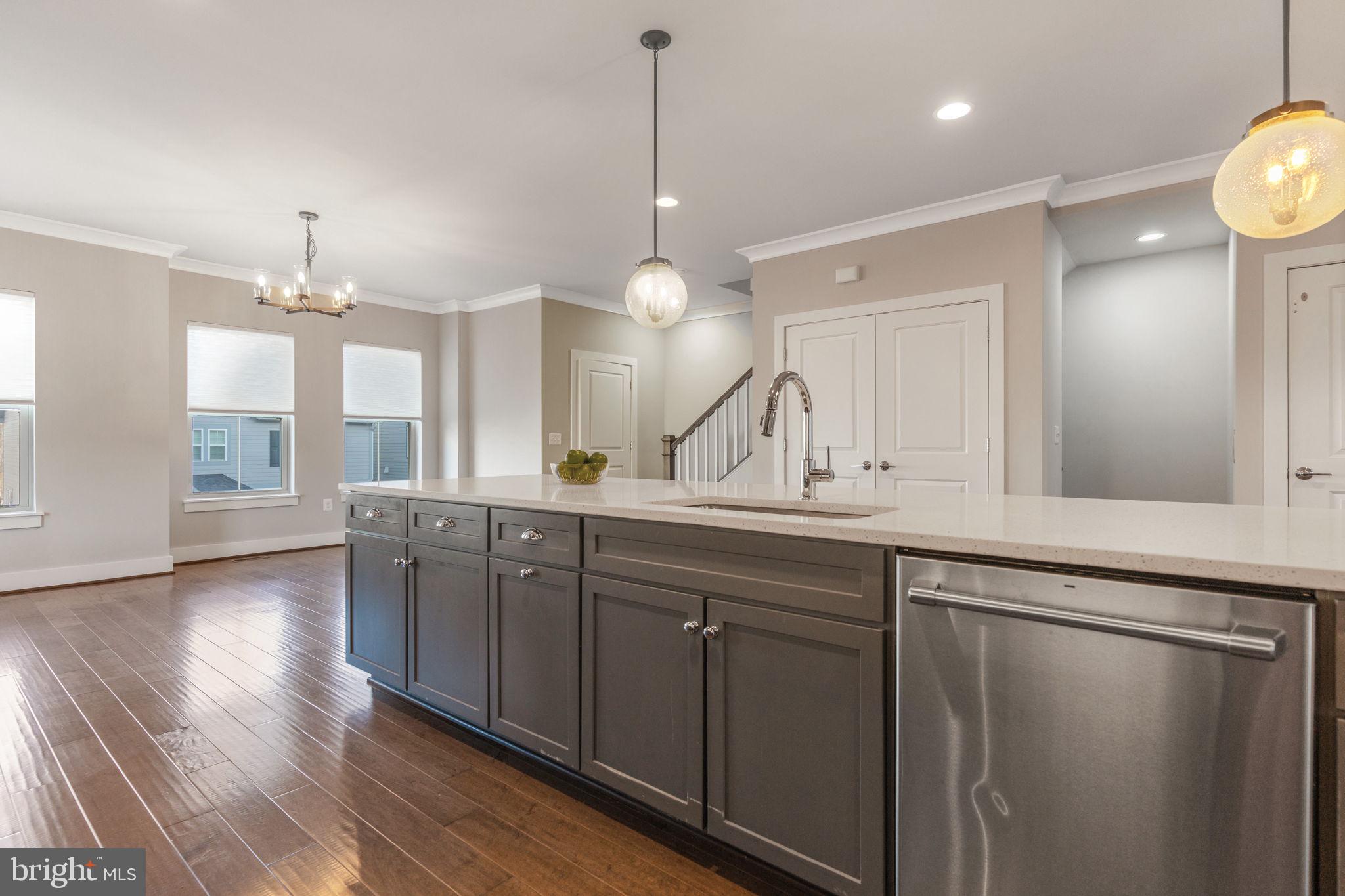 CREST OF ALEXANDRIA - Residential