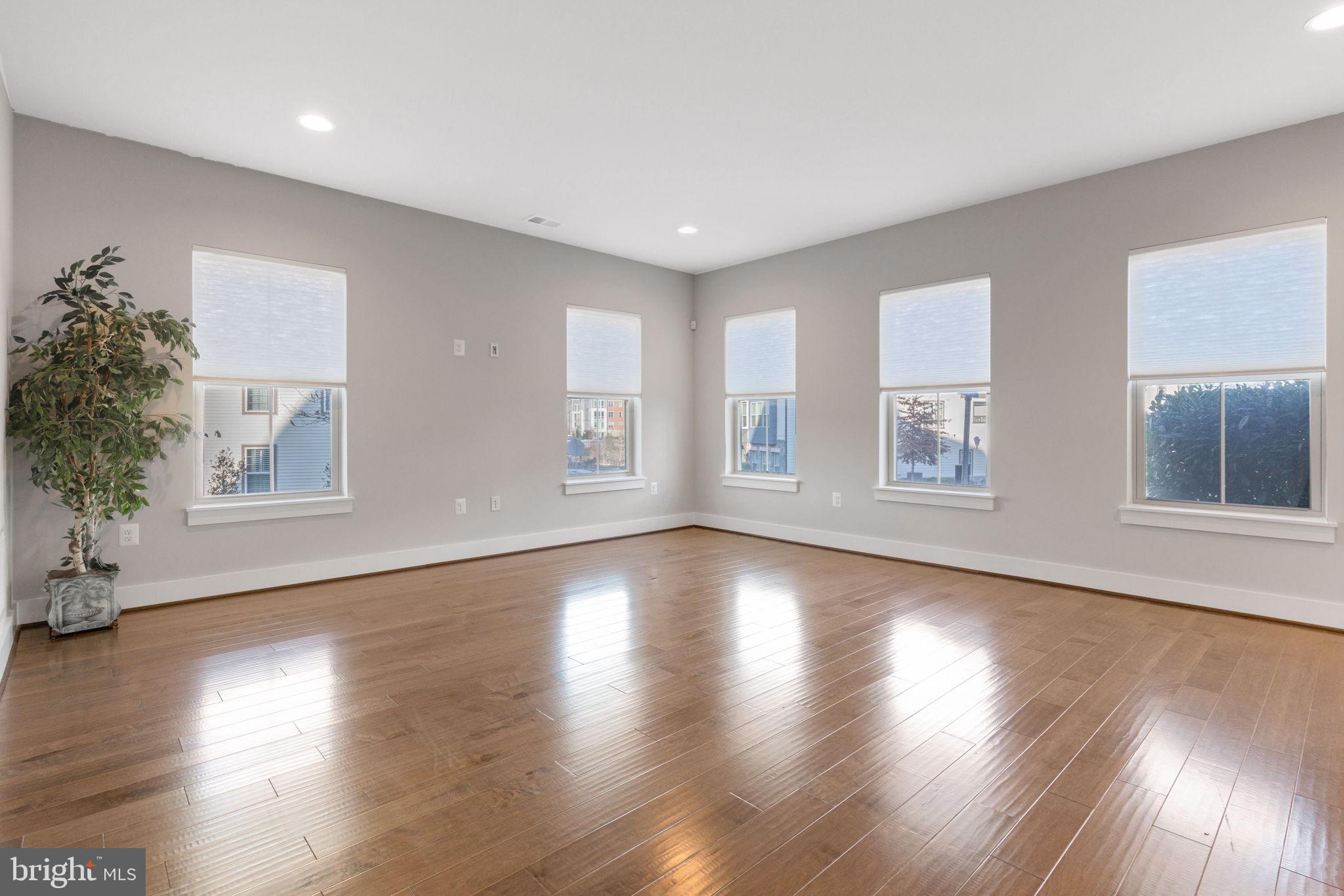 CREST OF ALEXANDRIA - Residential