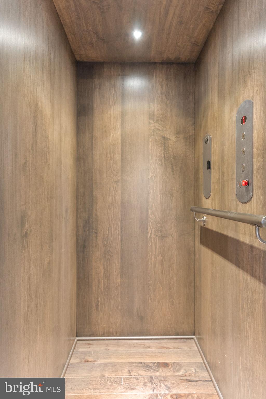 CREST OF ALEXANDRIA - Residential