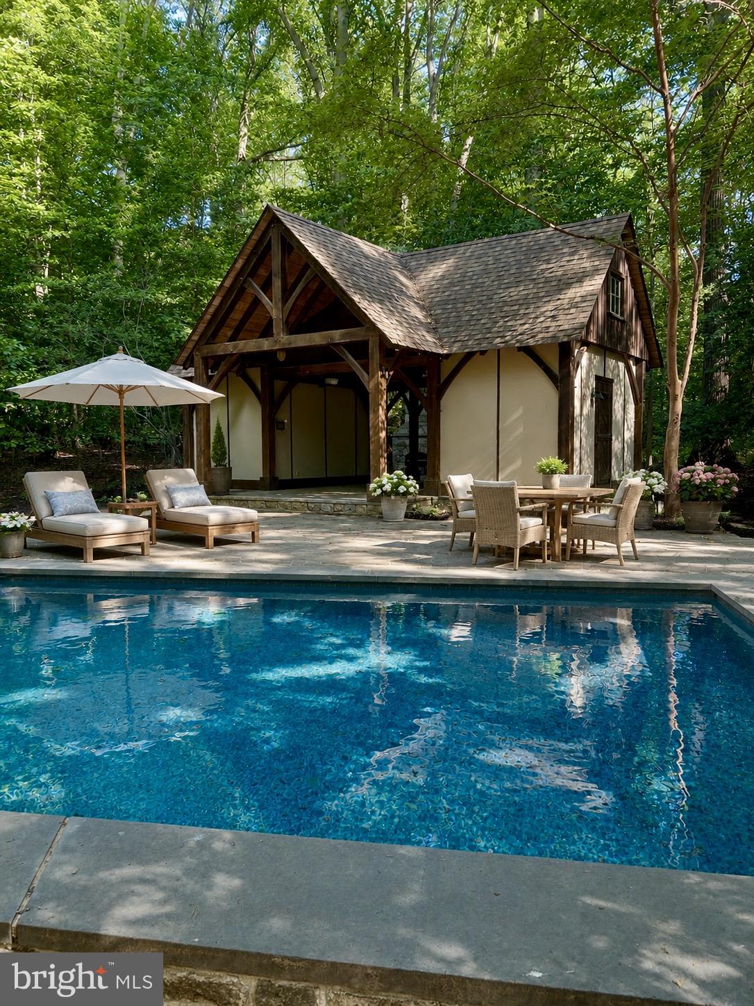 TWELVE OAKS - Residential