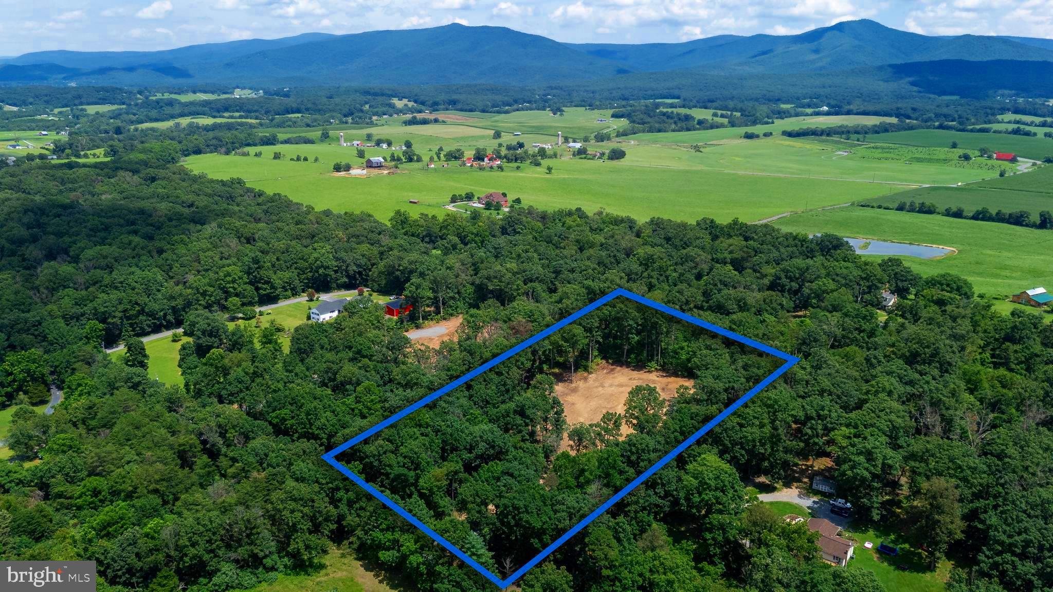 15 MONT VIEW LANE