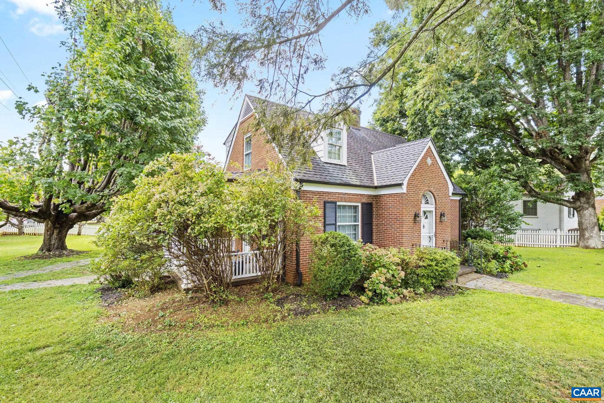 1500 RUGBY AVE