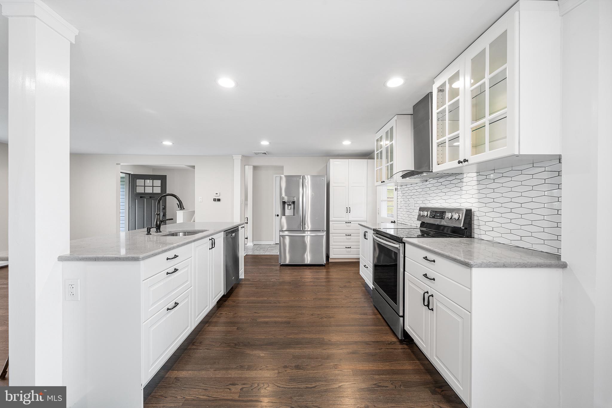 THORNBURY ESTATES - Residential