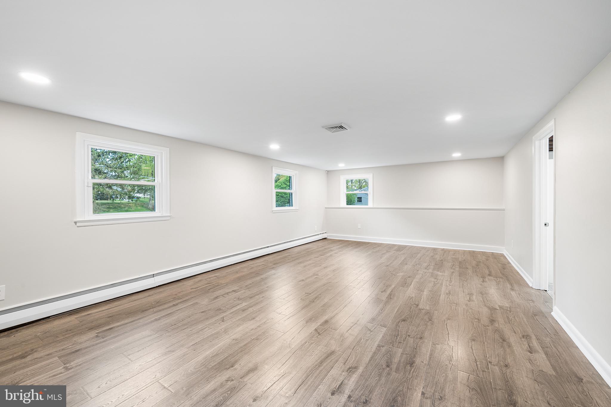 THORNBURY ESTATES - Residential