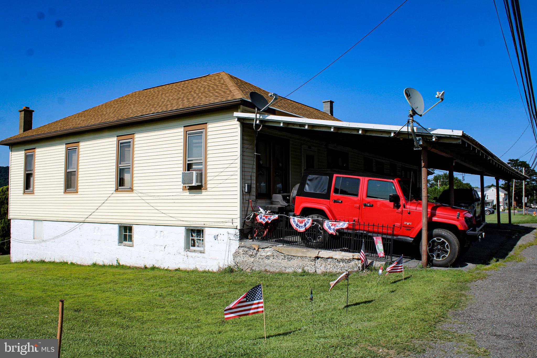 154 E MAIN 156