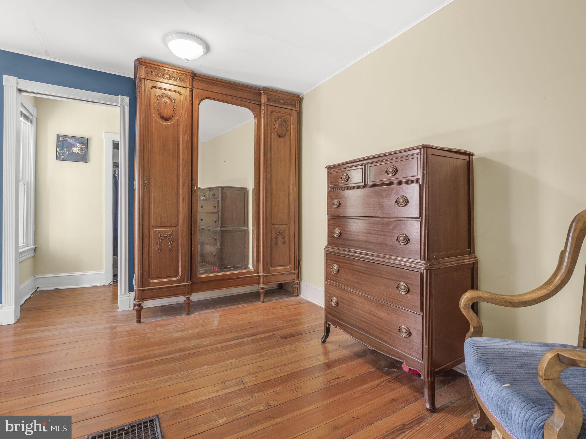 OLD RUSSELL FARM - Residential