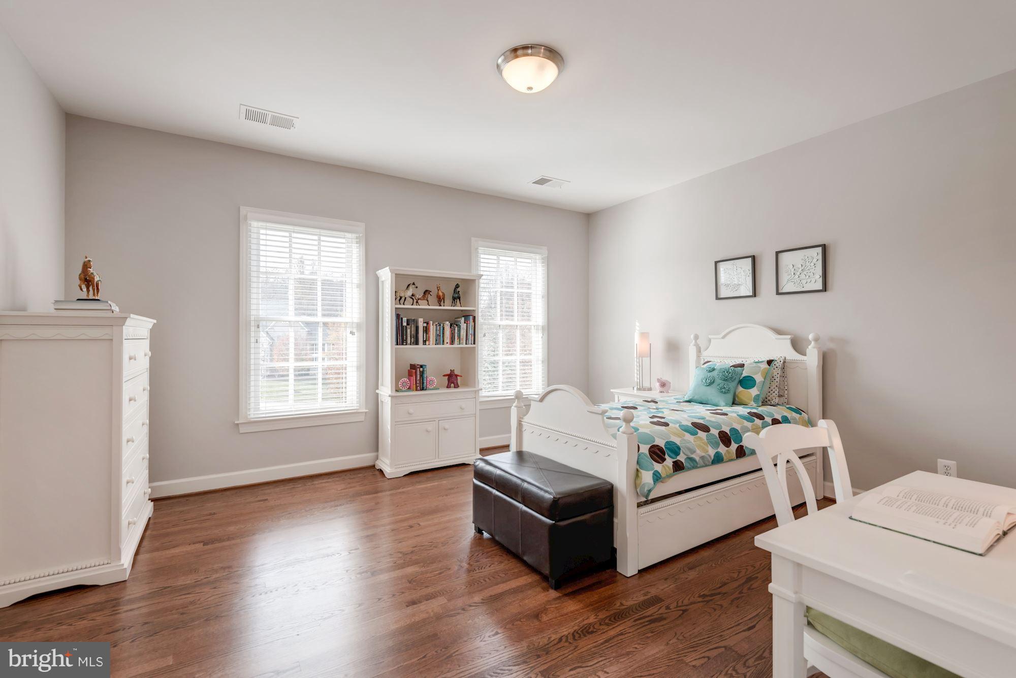 GROVEMONT - Residential