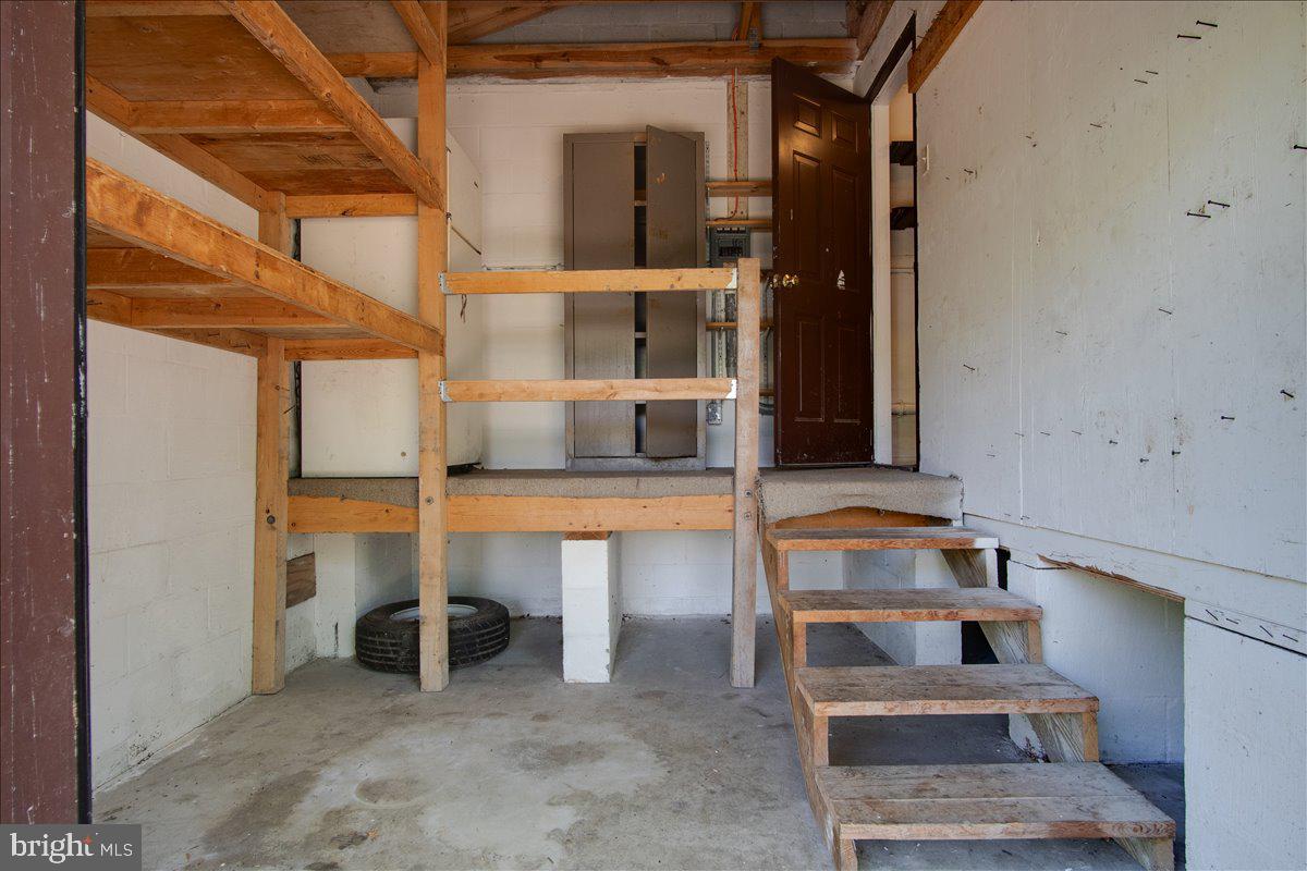 SPORTSMANS PARADISE - Land