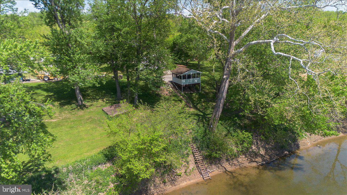 SPORTSMANS PARADISE - Land