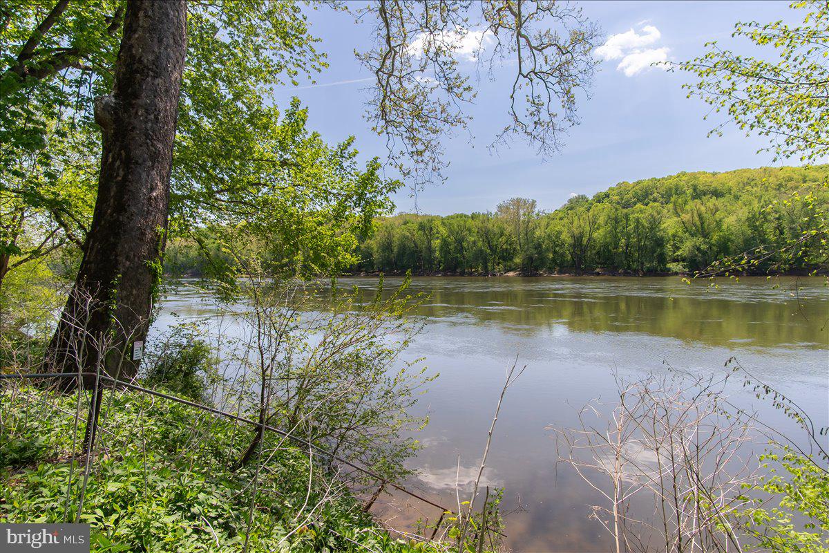 SPORTSMANS PARADISE - Land