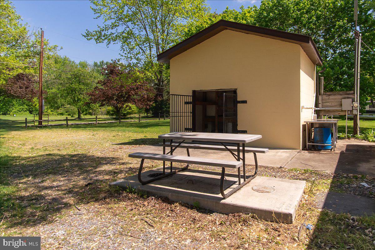 SPORTSMANS PARADISE - Land