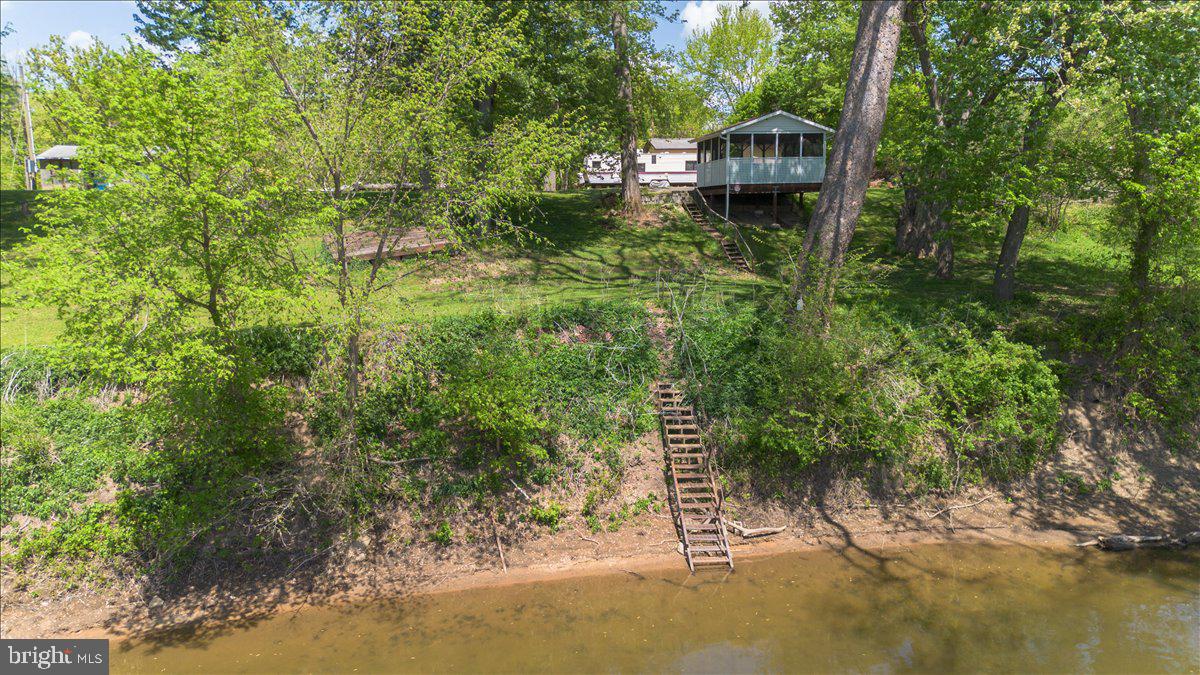 SPORTSMANS PARADISE - Land