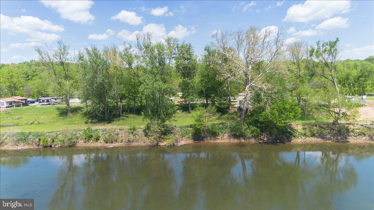 SPORTSMANS PARADISE - Land