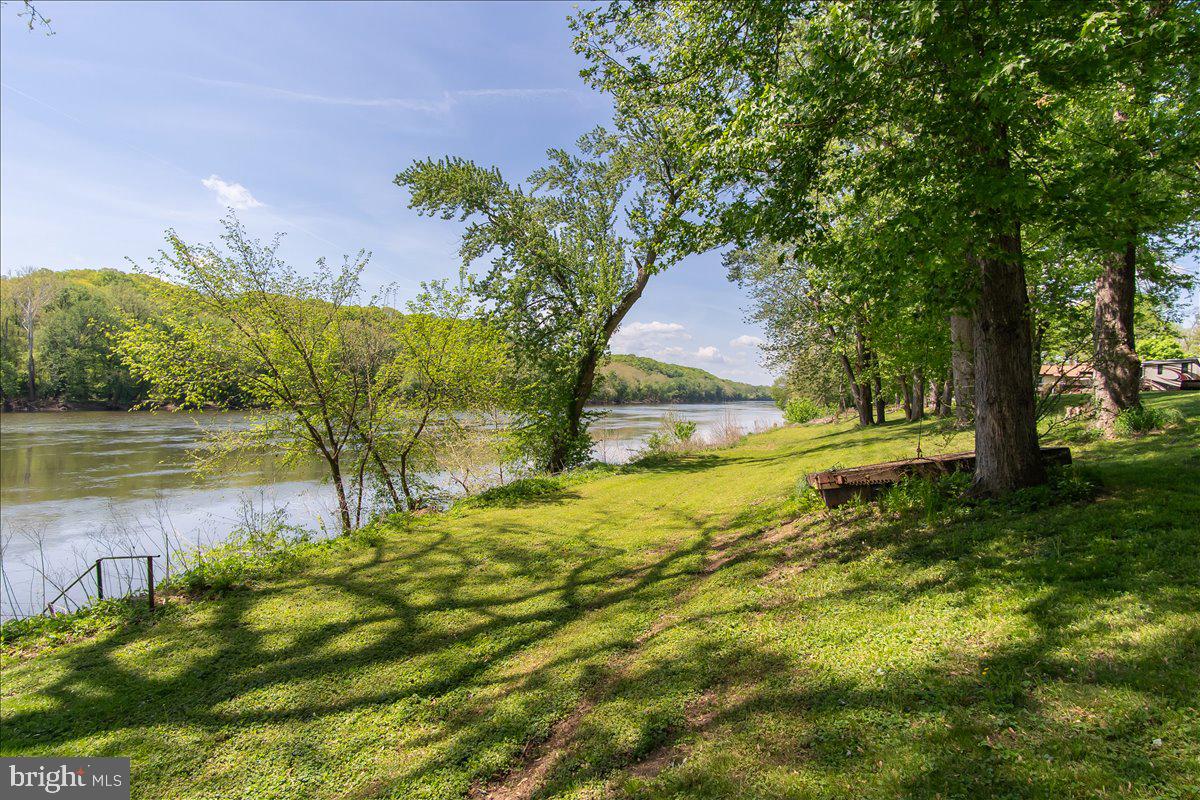 SPORTSMANS PARADISE - Land