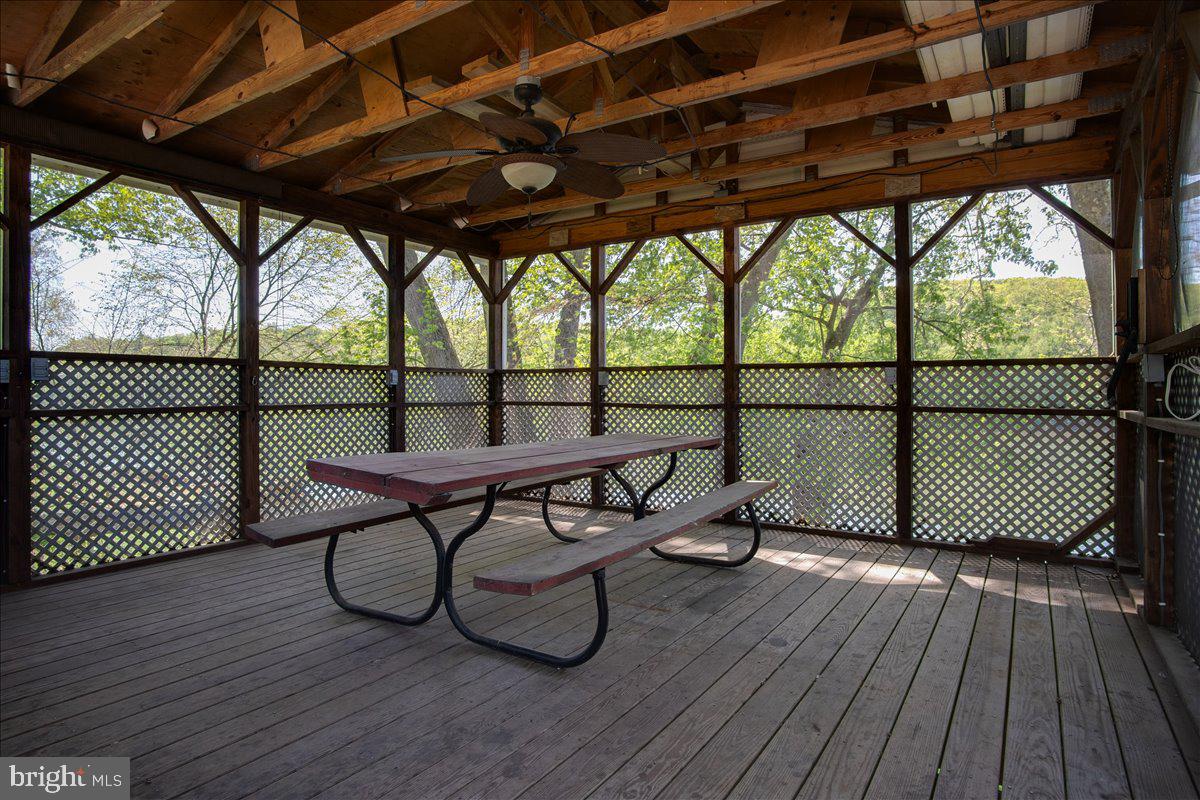 SPORTSMANS PARADISE - Land