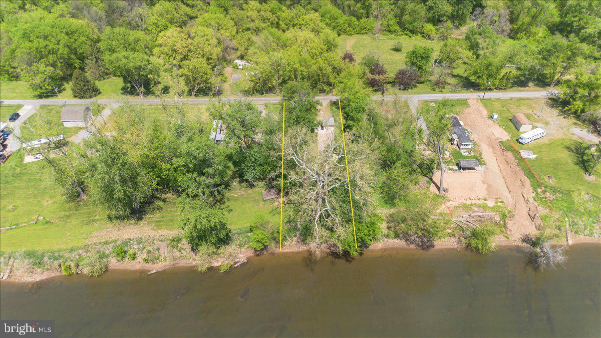 SPORTSMANS PARADISE - Land