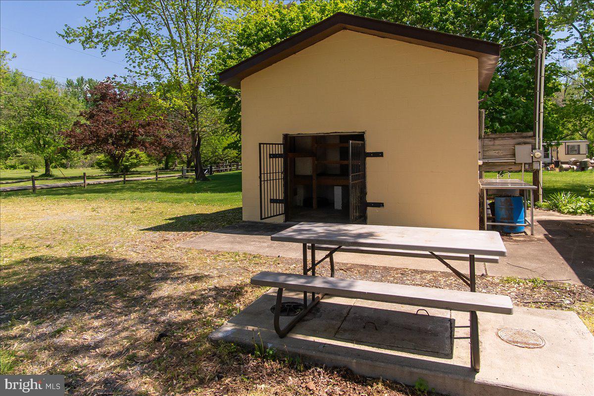 SPORTSMANS PARADISE - Land