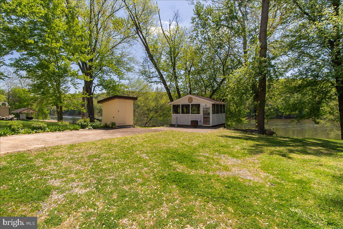 SPORTSMANS PARADISE - Land