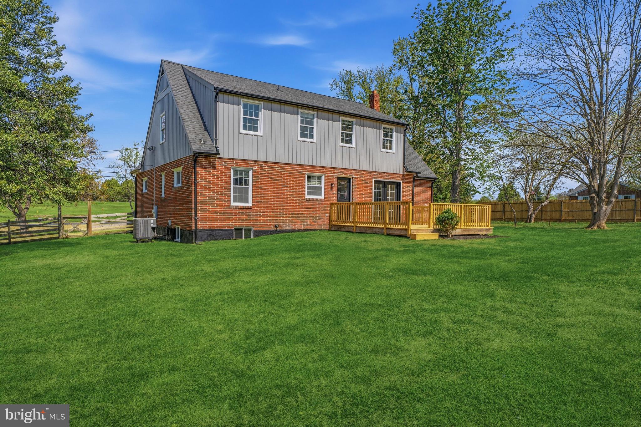 ADAMS HEIGHTS - Residential