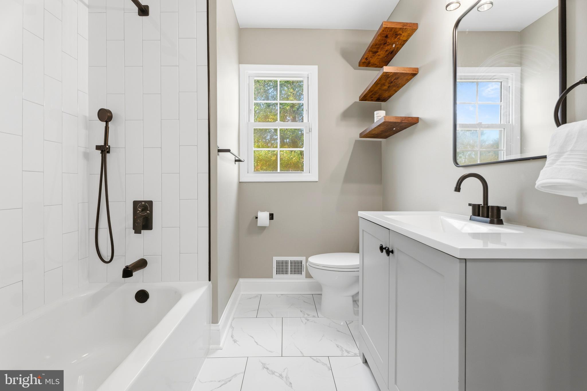 ADAMS HEIGHTS - Residential