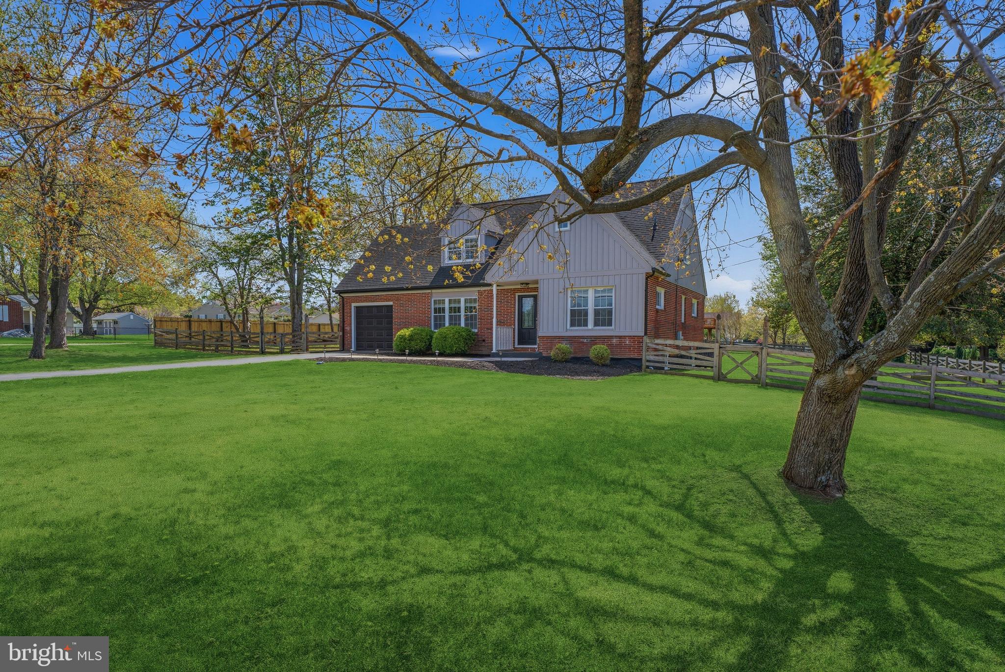 ADAMS HEIGHTS - Residential