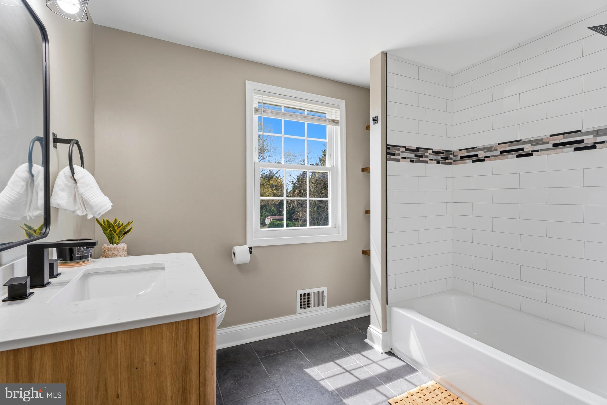 ADAMS HEIGHTS - Residential