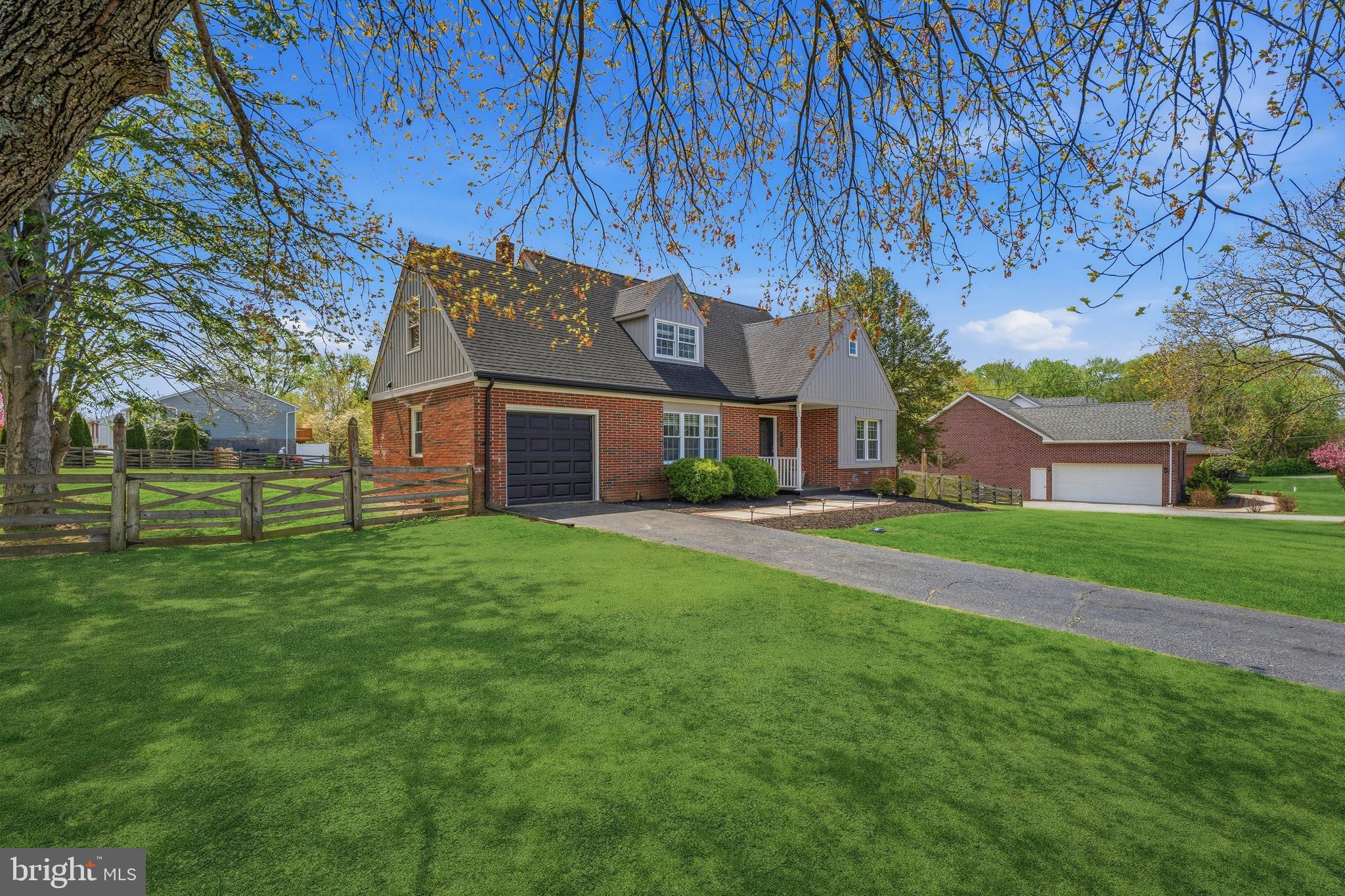 ADAMS HEIGHTS - Residential