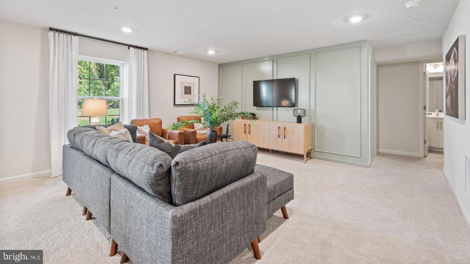 BEECHWOOD MANOR - Residential