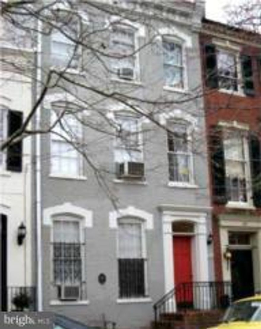 Cozy apartment in the very heart of Old Town. Two large rooms, plus kitchen and bath. Laundry in the basement for use by all tenants. Lots of light, big windows, old pine floors. Rent includes all utilities. Walk to shopping, restaurants, all that Old Town has to offer. Dash bus to Metro. Easy street parking with city sticker. Historic charm 1840's building.