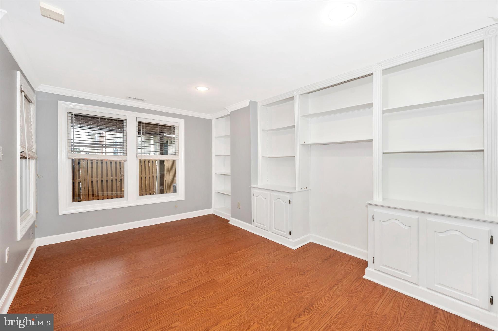 SPRING RIDGE - Residential