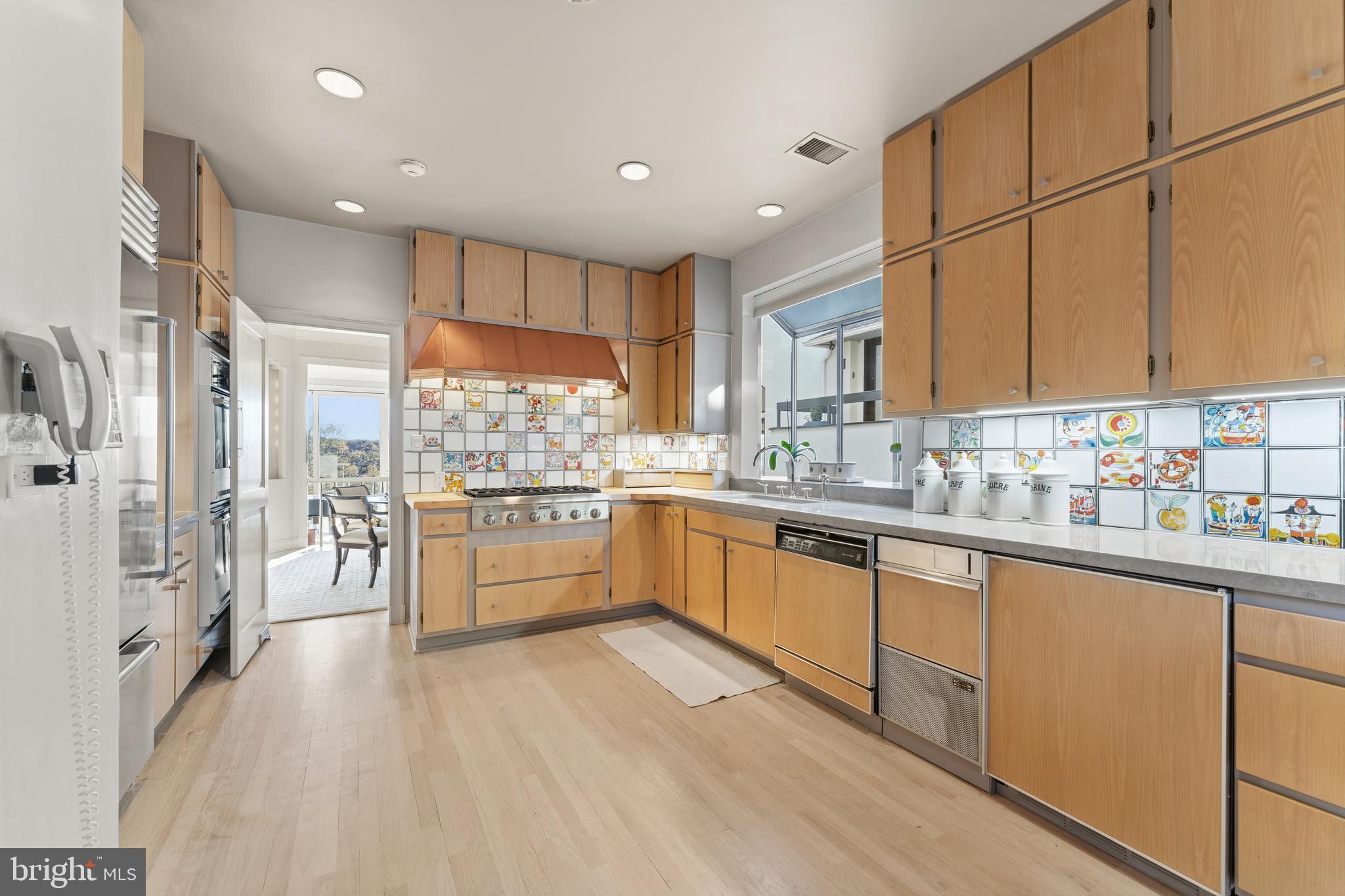 4628 CHARLESTON TERRACE NW