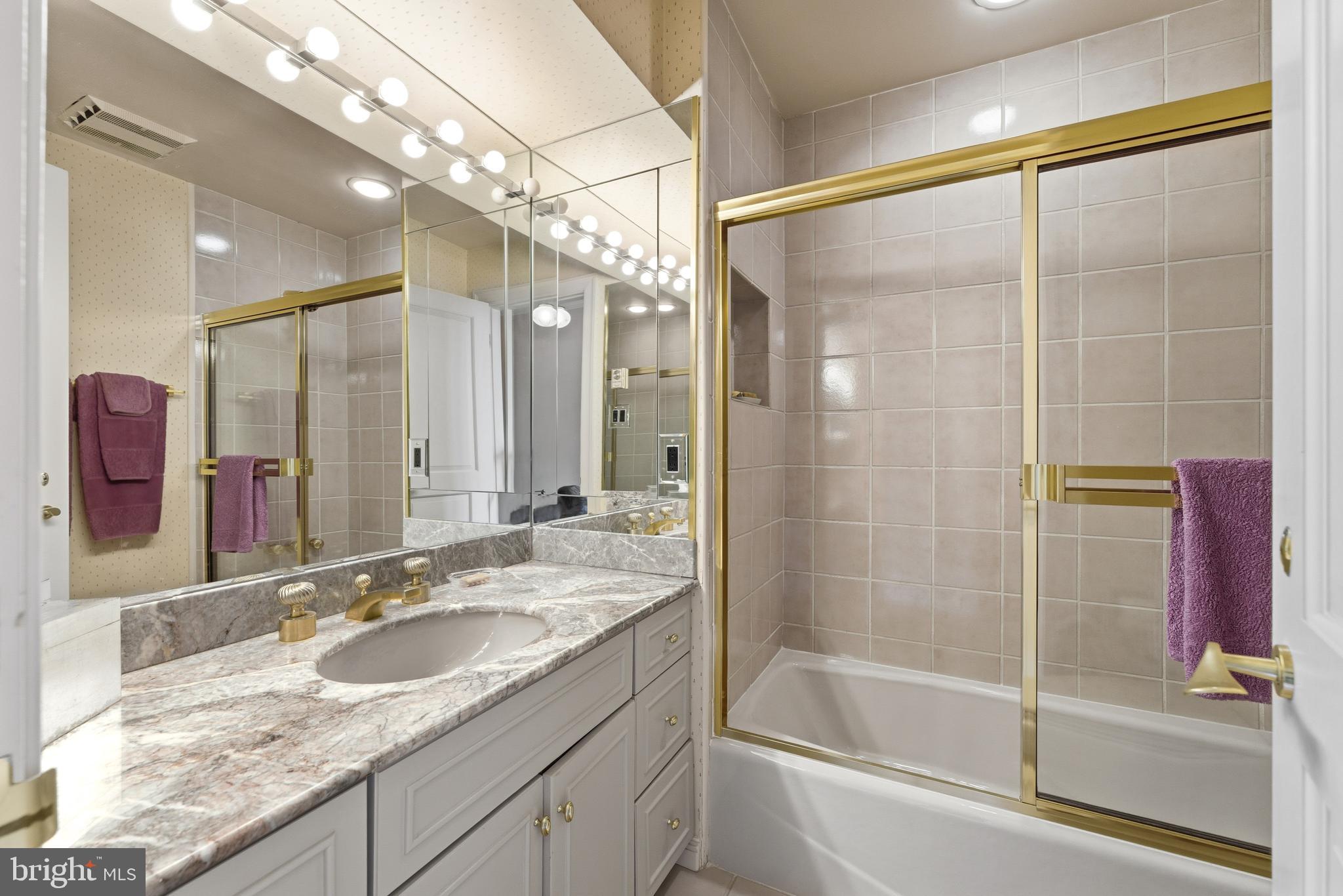 BERKLEY - Residential